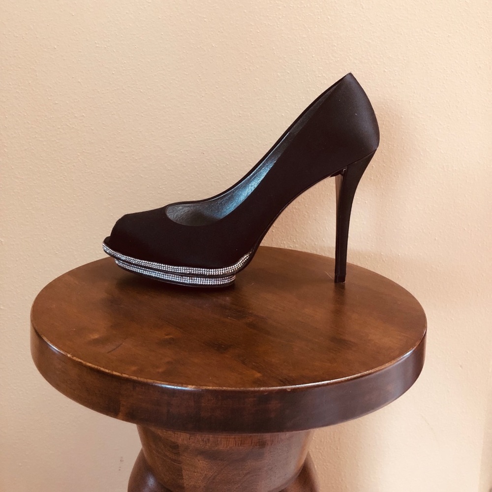 Stuart Weitzman Satin & Crystal Embossed Peep Toe - Picture 8 of 8